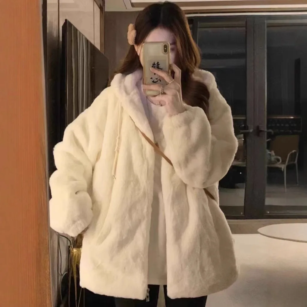

2025 Новая корейская хлопковая куртка с капюшоном из овечьей шерсти для женщин зимняя толстая и пушистая свободная и ленивая хлопковая куртка модный топ
