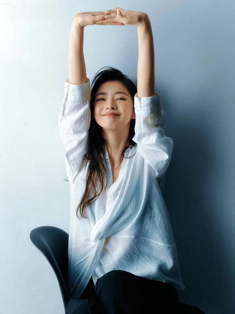 2026 New Simple Atmosphere Emotional Portrait Loose Quality Art Photo Clothing for Studio Photography Ladies Fashionable