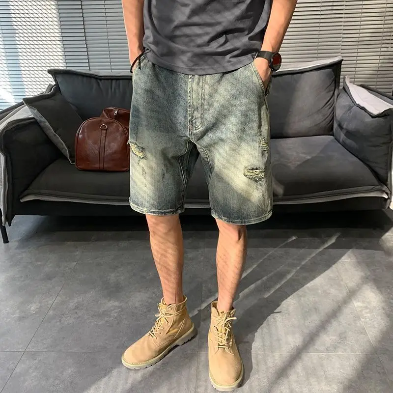 

Cool Men's Ripped Jeans Shorts for Summer Days Thin and Comfortable High-Street American Retro Look Knee-Length Casual Outfit