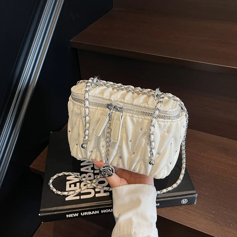 Słynne skórzane torebki damskie od projektantów, torebka crossbody z regulowanym paskiem od luksusowej marki damska listonoszka