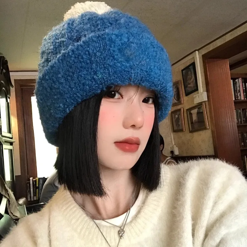 

Ins модные вязаные шапочки с помпонами контрастного цвета для женщин, осень-зима, теплая универсальная маленькая милая пуловерная шапка для показа лица