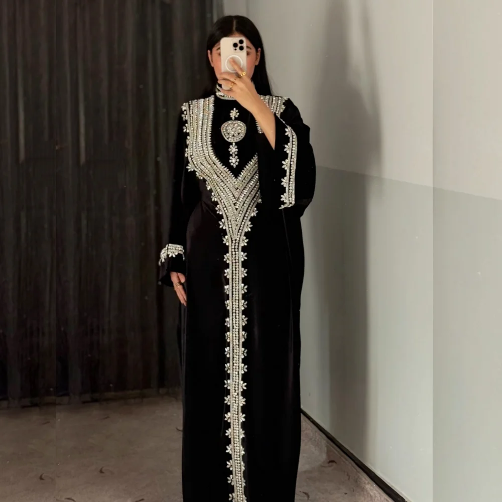 فستان سهرة رسمي لامع عالي الجودة بأكمام طويلة في المملكة العربية السعودية مناسبة مخصصة لحفلات الزفاف الأنيقة