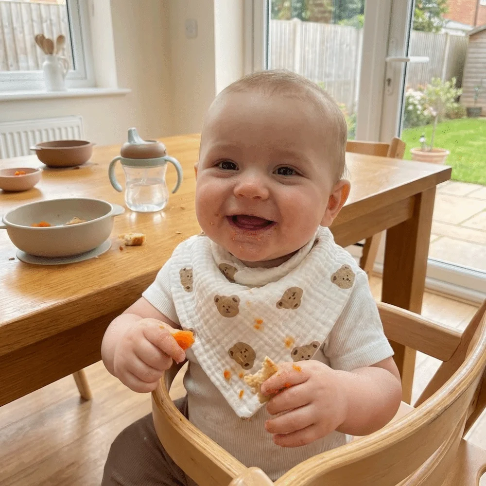 

Soft Skin-Friendly Soft Baby Bibs Cotton Solid Color Newborn Drooling Bib Button Closure High Absorb Burp Cloth Infant Feeding