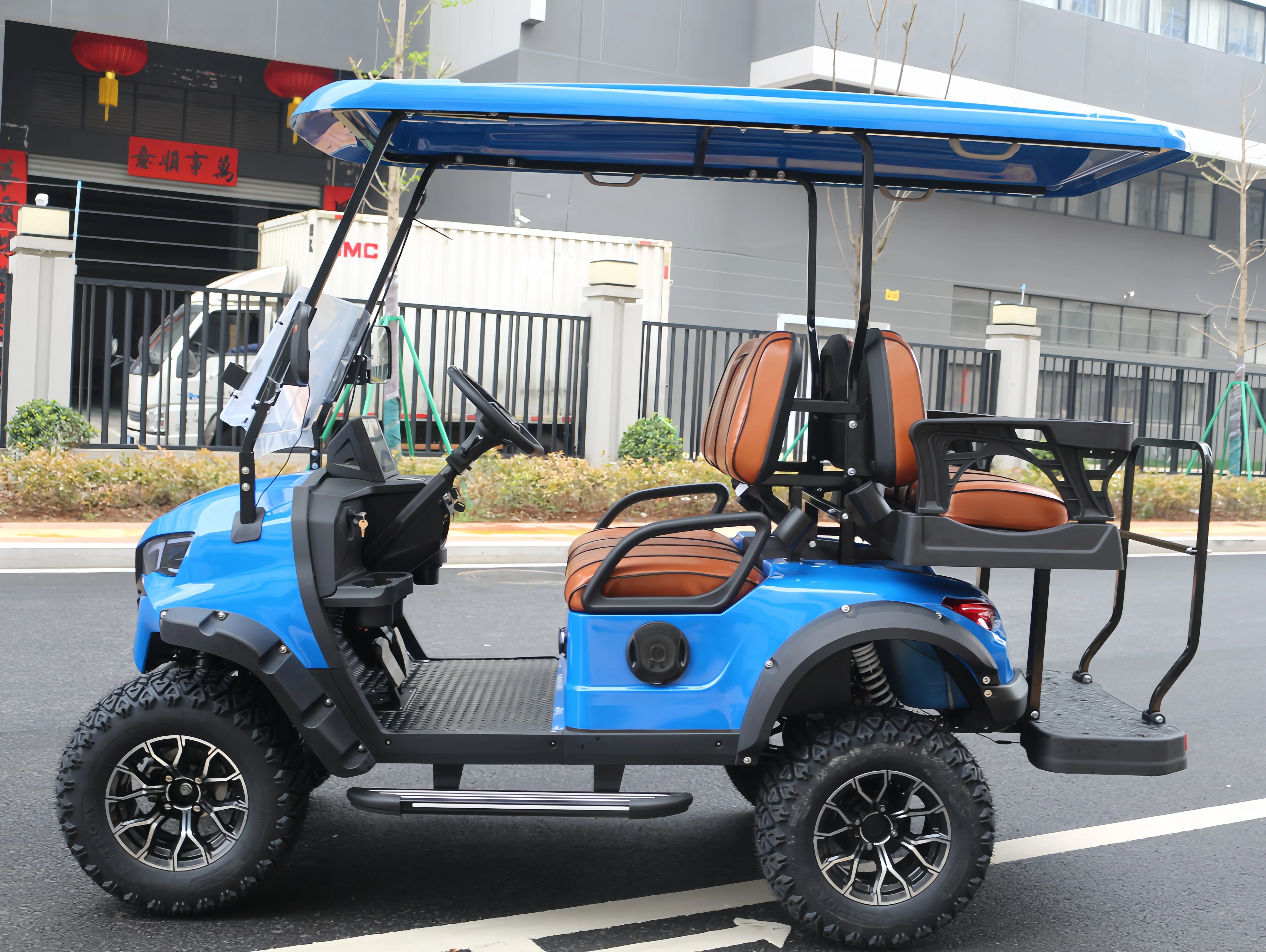 Classic Steel 4x4 Golf Cart with 8 Seats 48V Battery Voltage for Golfers of All Levels