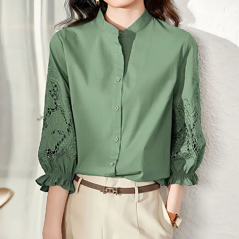 Camisa empalmada con bordado calado para mujer, blusa holgada de botones de Color sólido que combina con todo, moda elegante, Primavera