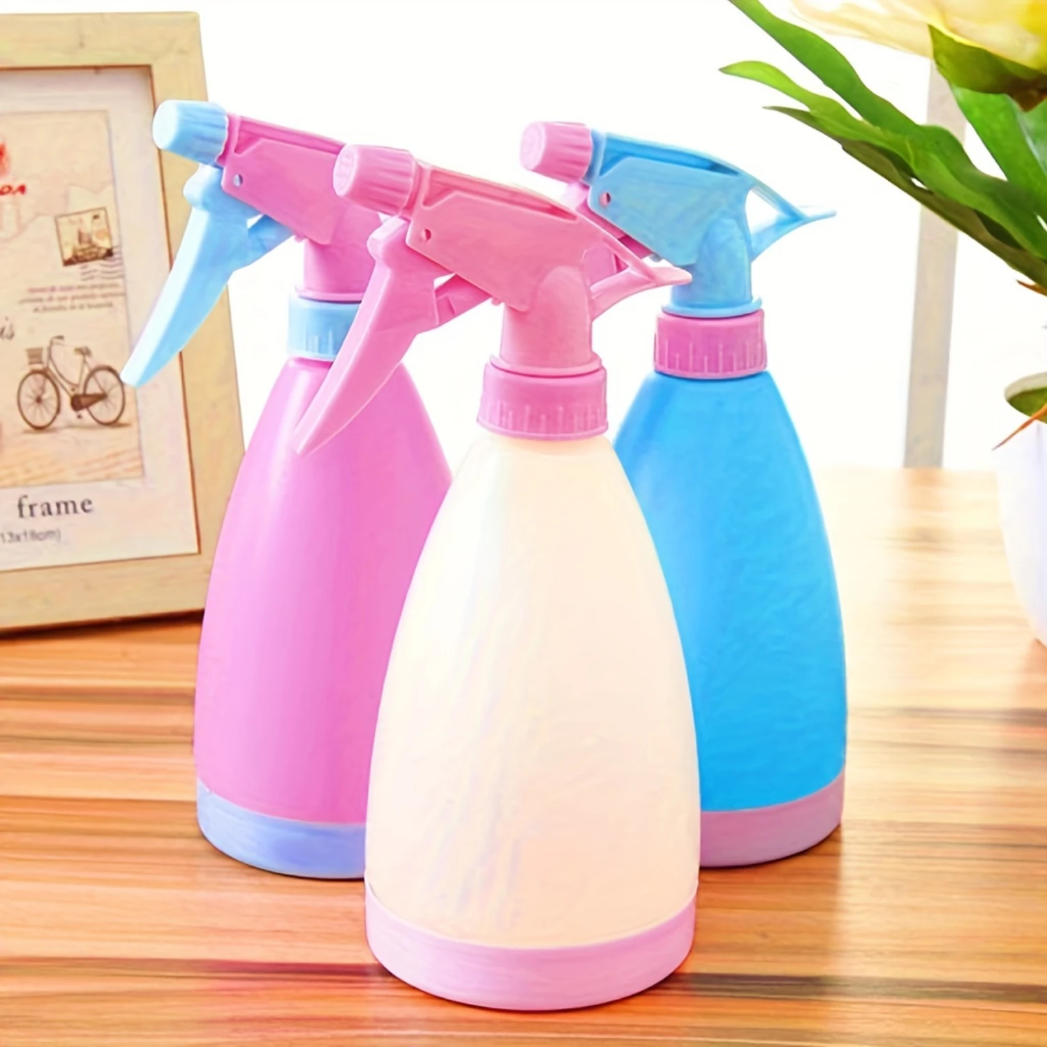 1PC 16.91oz Hand Pressure Plastic Spray Bottle for Gardening, Watering Can for Plants & Vegetables - Convenient Watering Solutio