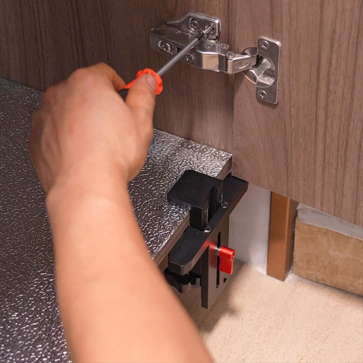2026 NEW Cabinet Door Mounting Jig Adjustable Clamp,Clampable Plate Thickness 56mm,for Installing Cabinets Face Frame Frameless