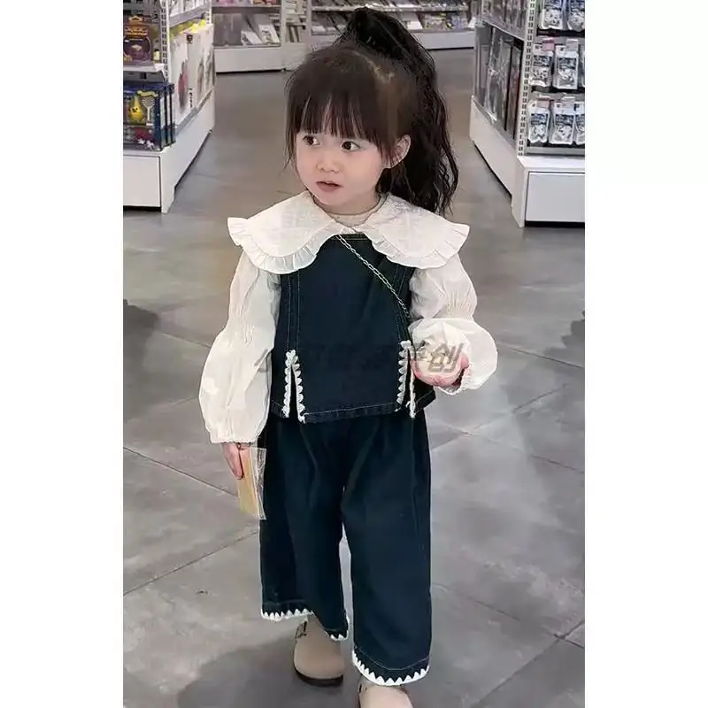 

Girls' Spring Denim Vest Three-Piece Set Stylish Outfit for Little Girls Baby Spring Clothing Children's Fashionable Clothing