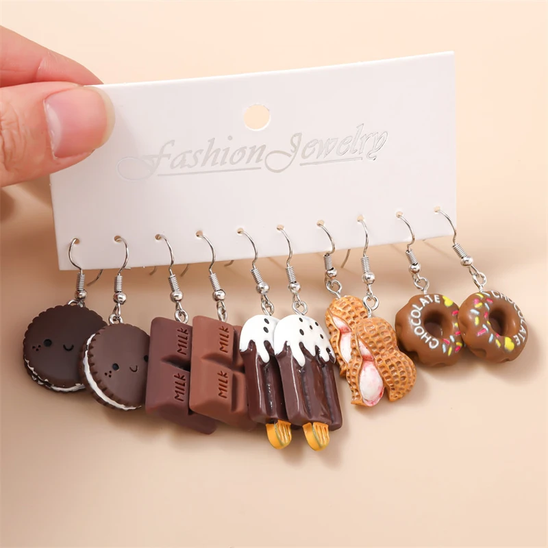 5 Paar/Set Niedliche Ohrringe mit Lebensmittelmotiven für Damen, Harz-Kekse und Schokoladen-Ohrringe, Mädchen-Party- und Festival-Schmuck, Geschenke – Detail 1