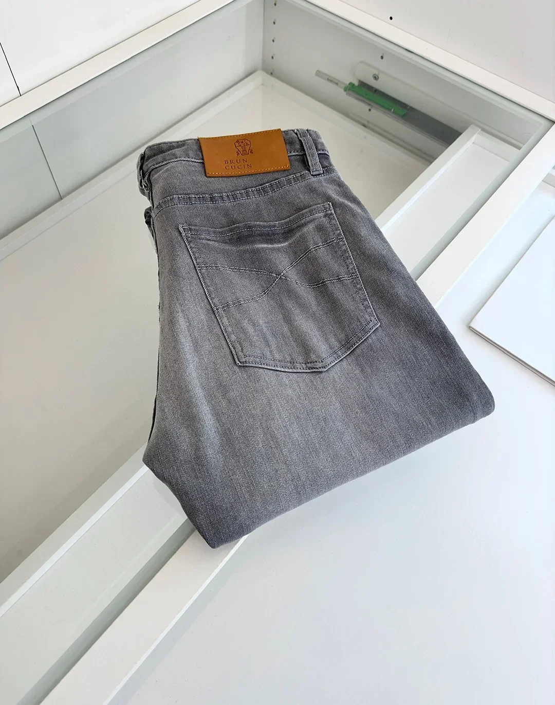 Jeans men New Grey Cattle Old Money New Rich Recommended size 29-38 Straight long pants Customized leather label High quality