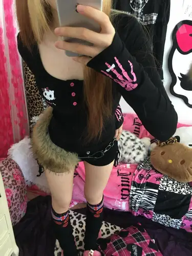 Imagen 2 del producto Erwofeina-camisetas con estampado gráfico para mujer, ropa gótica de manga larga de los años 2000, camisetas ajustadas Kawaii Y2k para otoño, ropa femenina