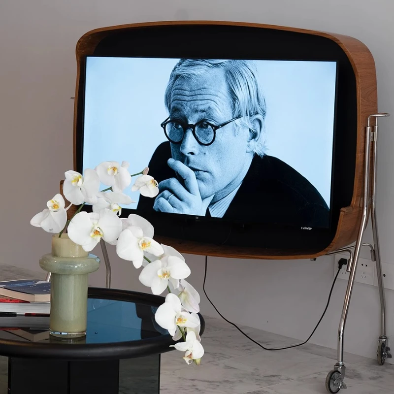 

Mobile TV cabinet small apartment, simple and modern light luxury high-end sense, floor bracket suspended in the air