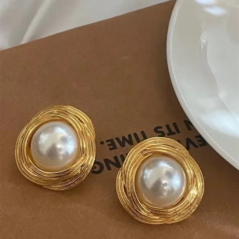 Vintage Irregular Texture Pearl Earrings for Women Jewelry Punk Designer Runway Gown Boho Japan Korean France Barcelona