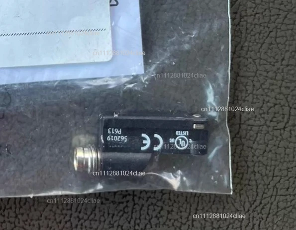 Magnetic Switch SME Proximity Switch  562019 SMT-8-SL-PS-LED-24-B