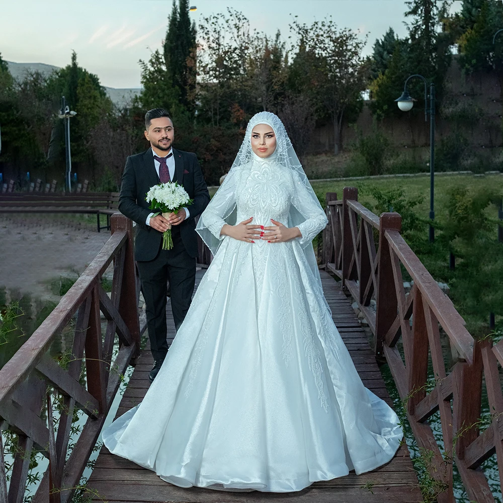 

Luxury Wedding Dresses with Hijab High Neck Long Sleeve A-Line for Brides Appliques Beading Sequined Bridal Gown Customized