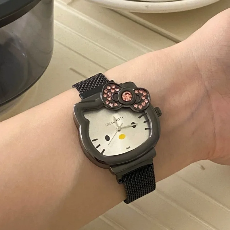Hello Kitty Orologio multicolore con fiocco tempestato di diamanti Design Accessori creativi Periferiche anime Regalo a sorpresa per studentesse fidanzata