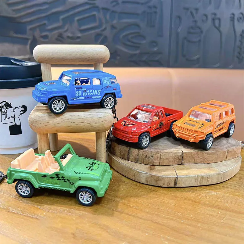 พวงกุญแจรถกระบะของเล่นโลหะผสมสุดสร้างสรรค์ ของขวัญสำหรับนักเรียนเด็กผู้ชาย รถของเล่นจำลองขนาดเล็กแบบดึงถอยหลัง