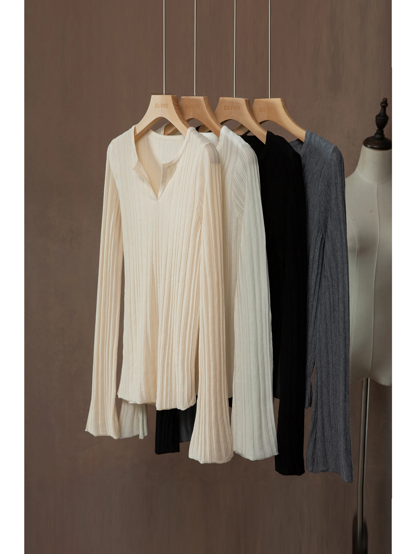 

Slimming Effect Wool V-neck Base Shirt Women's Silk And Wool Blend Long Sleeve Top Soft Polyester Blend Spring Fashion