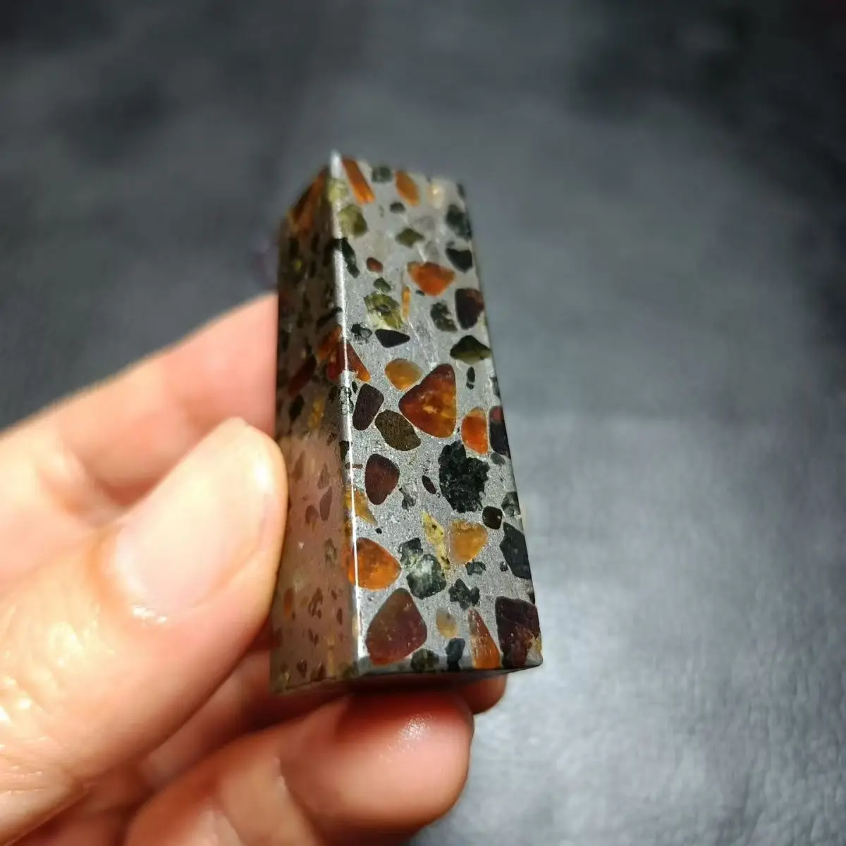 Natural Meteorite Strongly Magnetic Olive Aerosiderite Meteorite Falling Stone Decorative Ornaments Size 40/10/10mm About 22g