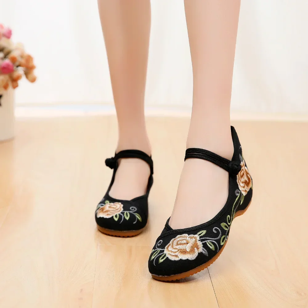 Fashion Vintage Woman Cloth Shoes Elegant Ethnic Style Casual Embroidery Streetwear Chinese Style Women Shoes Summer Zapatos