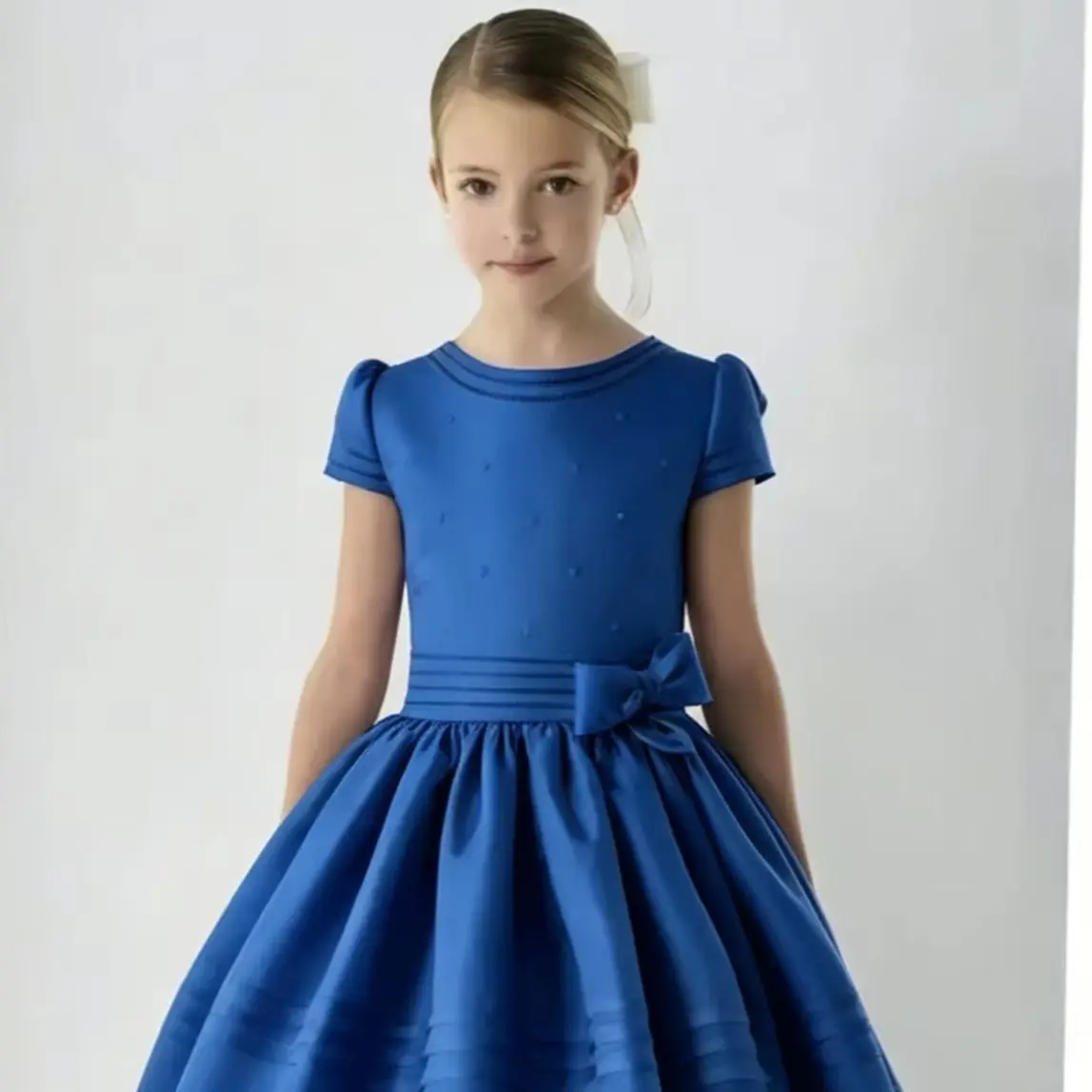 

Classic Satin Customized Flower Girl Dress For Wedding with Bow Floor Lenght Kids Birthday Party First Communion Gown
