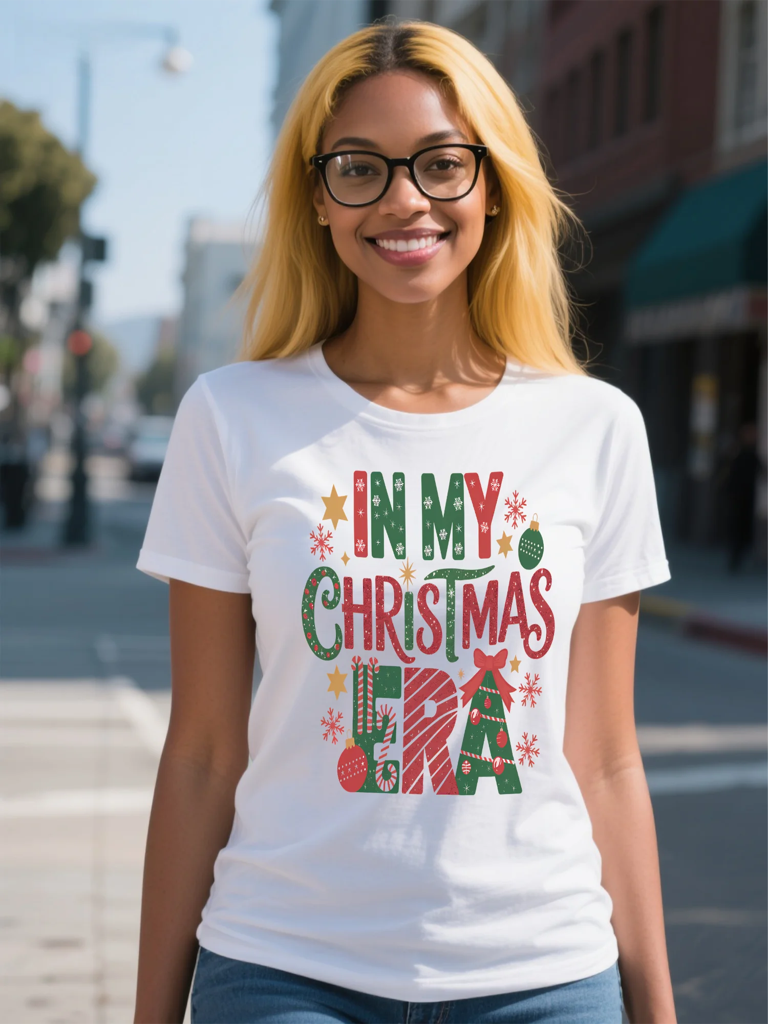 

Women's White Cotton Christmas Printed High Street Stylish Wreath Pattern Slim Soft T-shirt