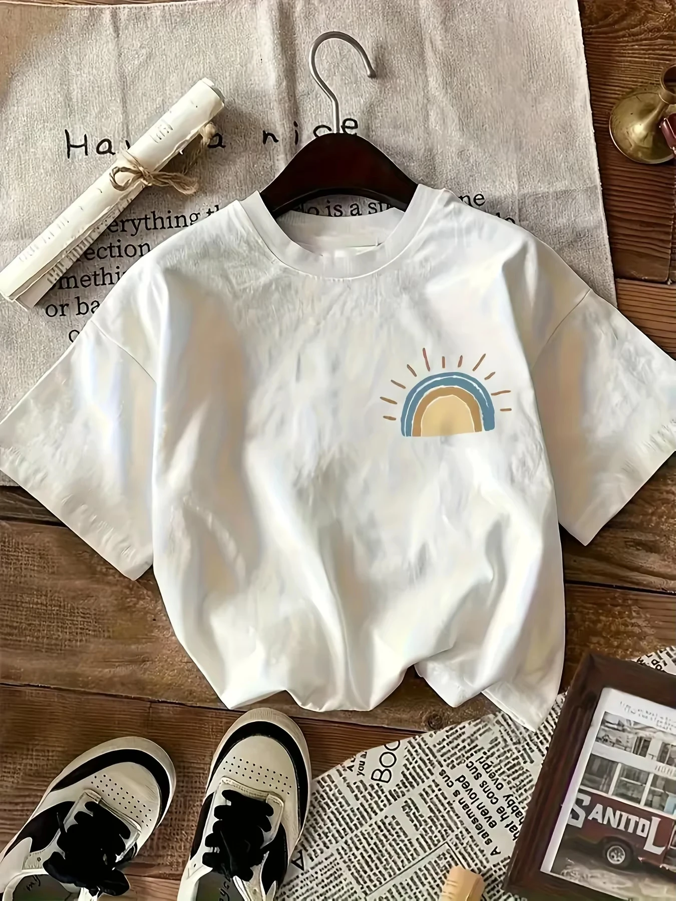 

Graffiti Sunshine Printed Round Neck Short Sleeve T-shirt Casual Simple Style Suitable for Summer Women's Casual Wear Y2K