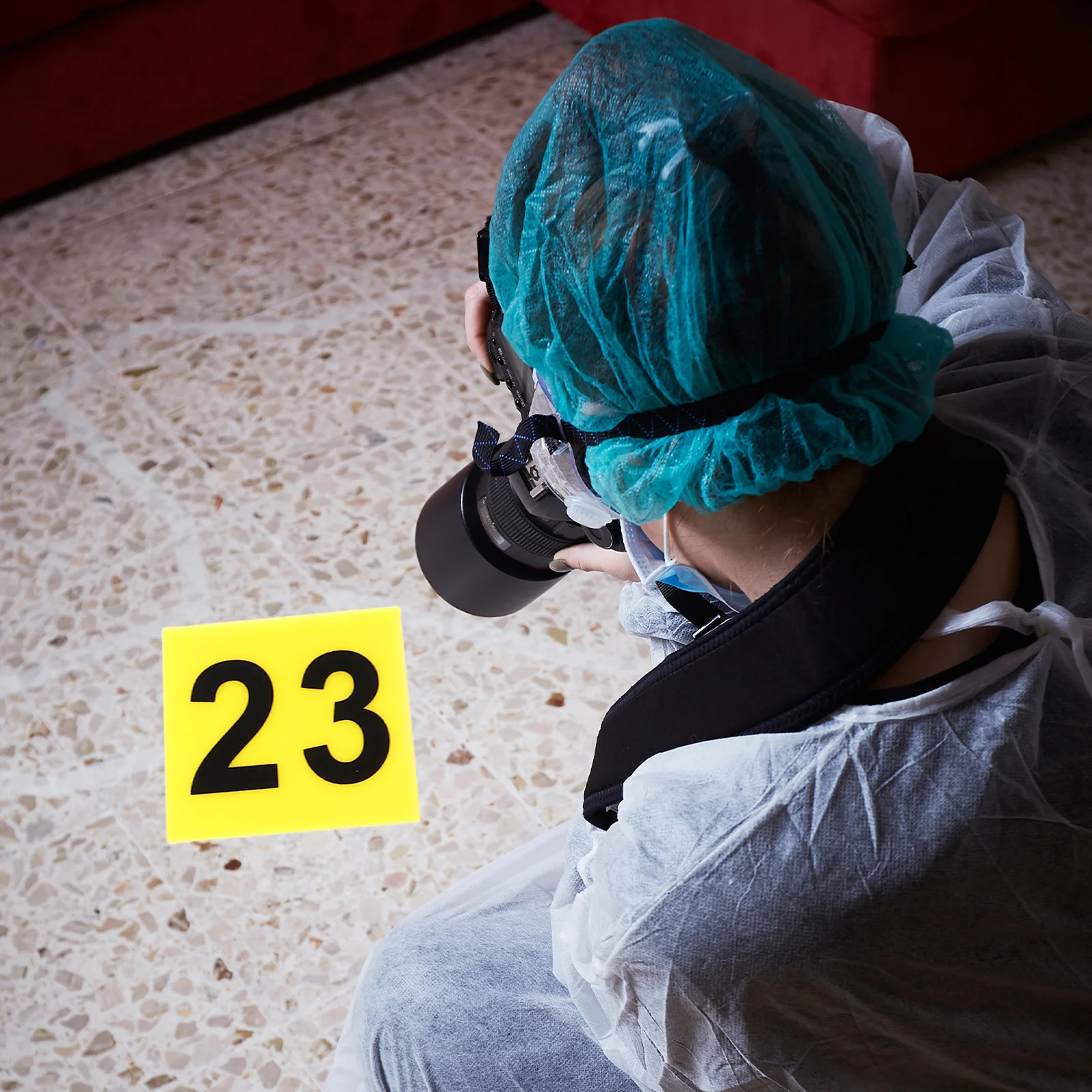 

10 шт., настольные карты с детективом, яркие акриловые треугольные маркеры с номером для преступления, сцены, удостоверения личности, бирки, украшения для вечеринок