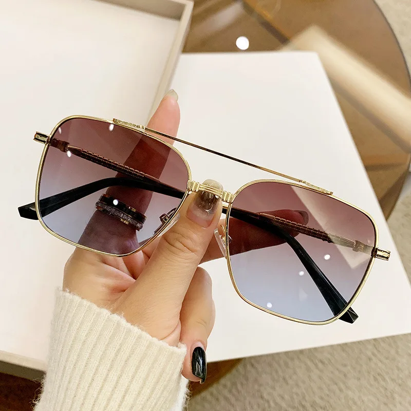 

Fashion Vintage Brand Design Sunglasses Square Sun Glasses for Men Women Retro Shades Metal Frame Gradient Eyewear TOP UV400