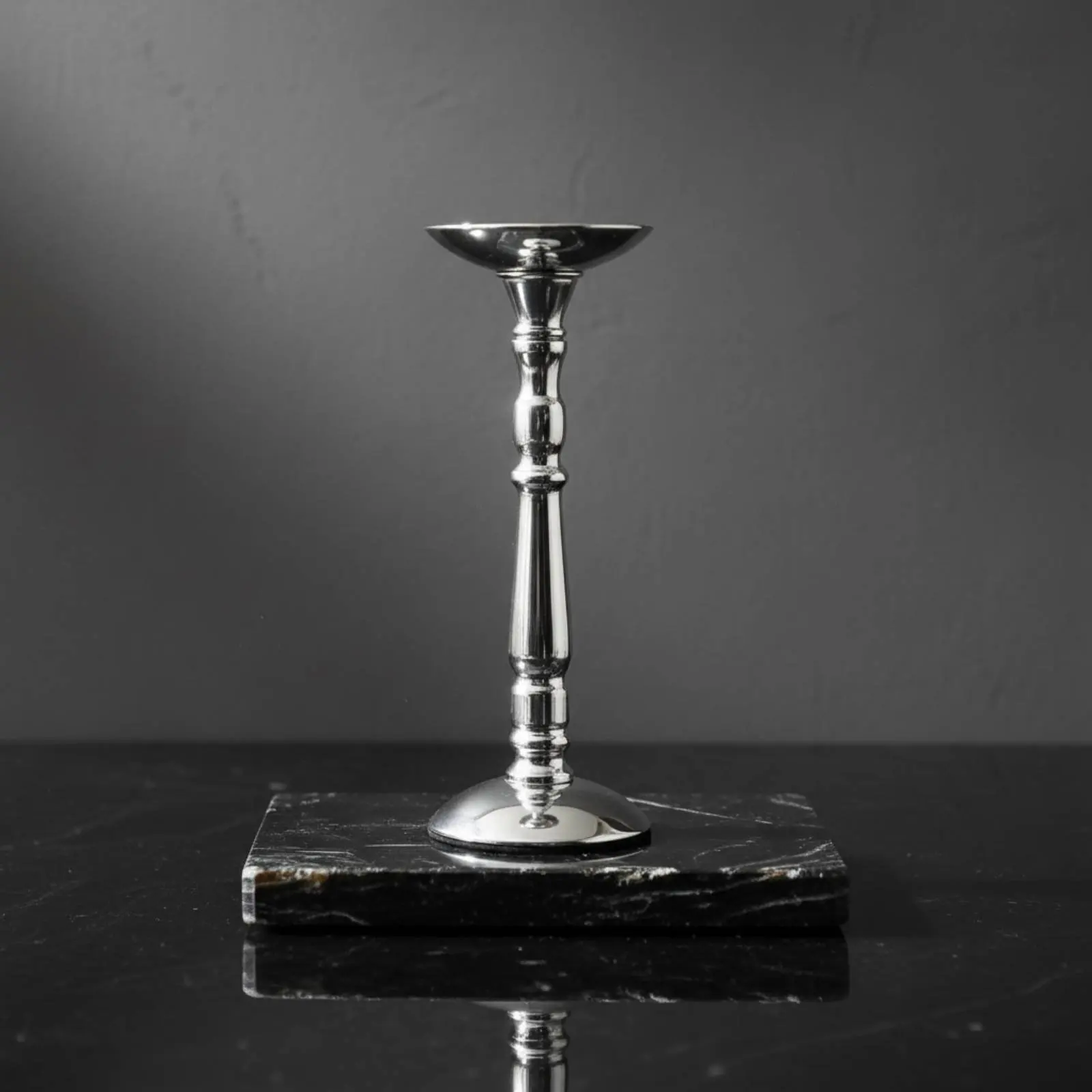 Roman Column Candle Stand Versatile Decor Roman Column Candle Holder Retro Iron Candlestick Brightness Luxury Metal Candlestick