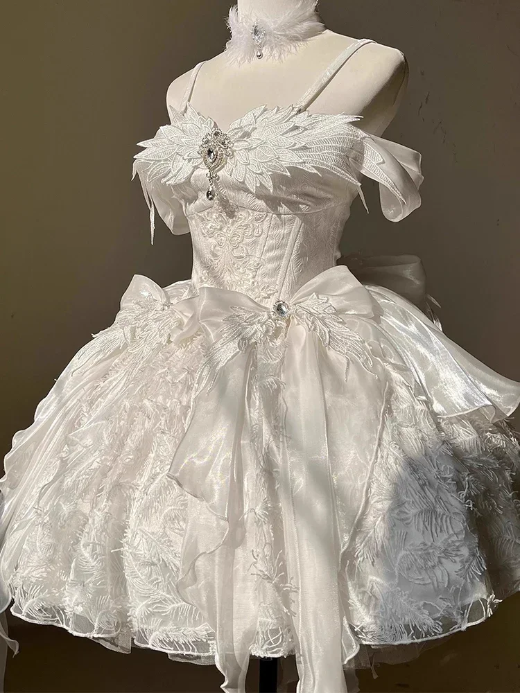 Abito Lolita corto con piume di strass Sweet Love Abito da sera da balletto Jsk stile principessa bianco Tema dell'industria pesante