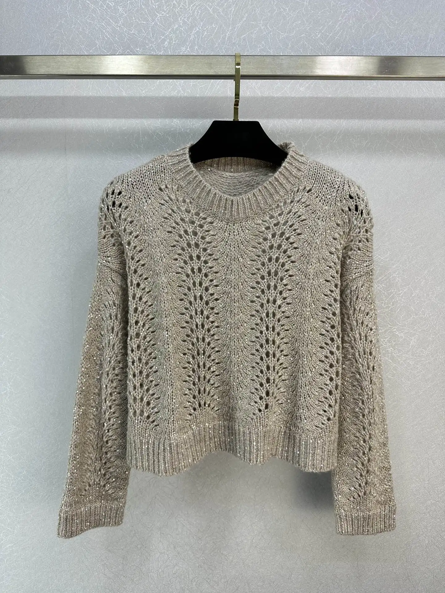 

Women's Clothing Temperament round neck hollow knitted top 029