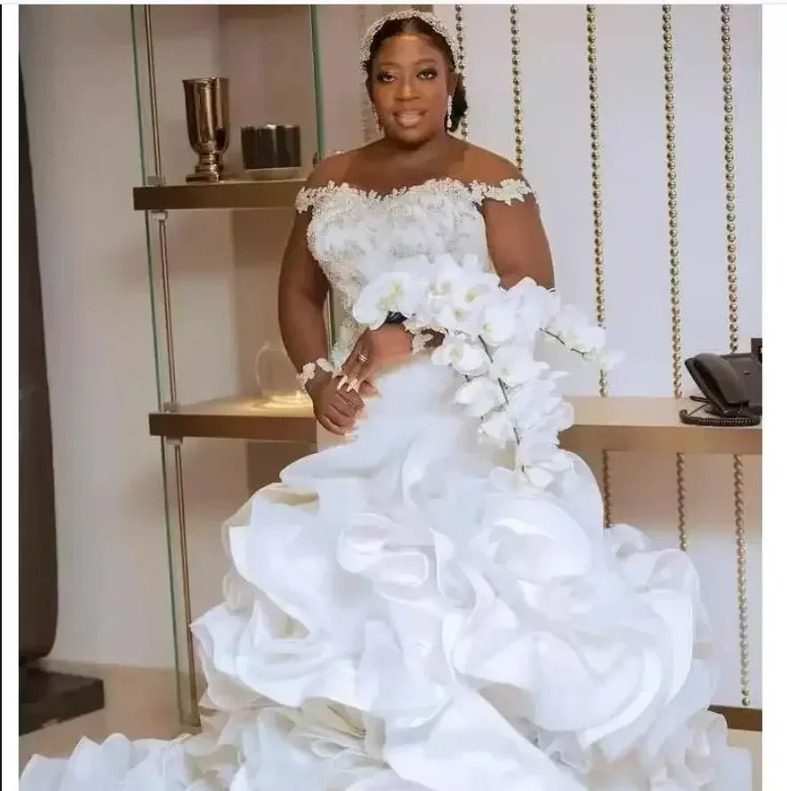 Suknie ślubne z koronkowymi aplikacjami, odkryte ramiona, tren sweep, plus size, organza, kaskadowe falbany, Vestidos