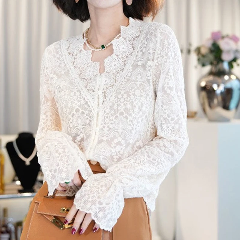 

French lace sweater for women in spring 2024, new western-style collar with a slimming paired with a bottom small shirt