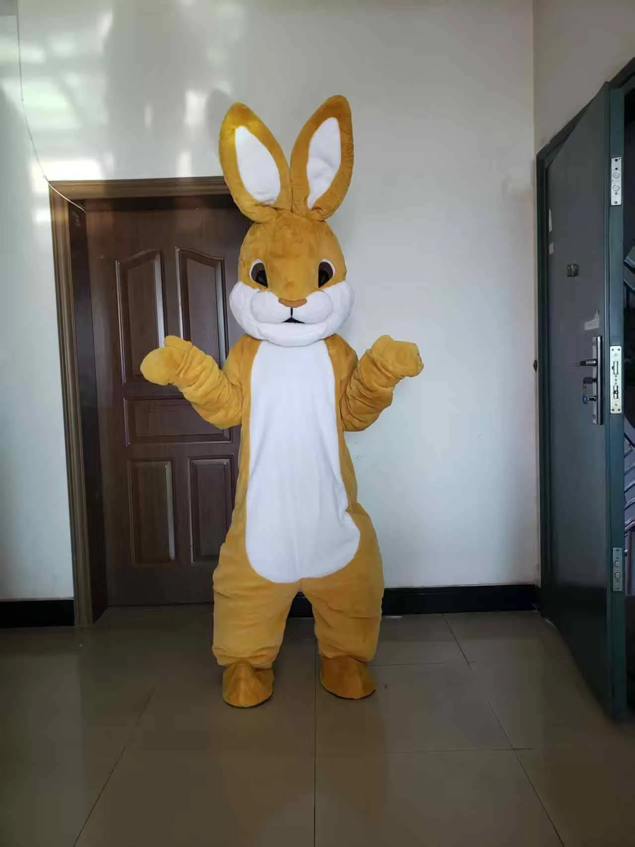 Anime Zwart Konijn Mascotte Kostuum Bunny Cosplay Kostuums Volwassen Deluxe Wandelpop Kleden Reclameceremonie Themafeest Pr
