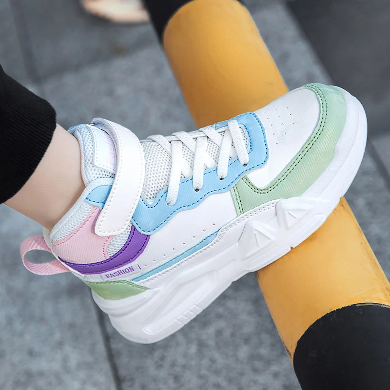 أحذية رياضية عصرية للأطفال البنات أحذية رياضية عالية الجودة تصميم نعل سميك للأطفال أحذية جلدية مضادة للانزلاق ملابس غير رسمية للارتداء اليومي