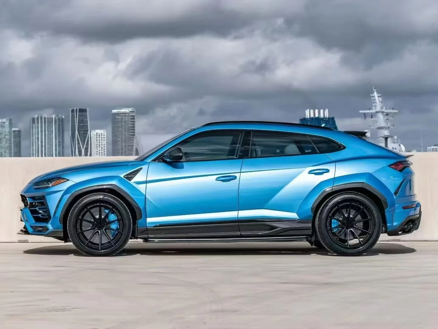 Kit de carrocería de carbono seco estilo 1016 para Urus High Fit