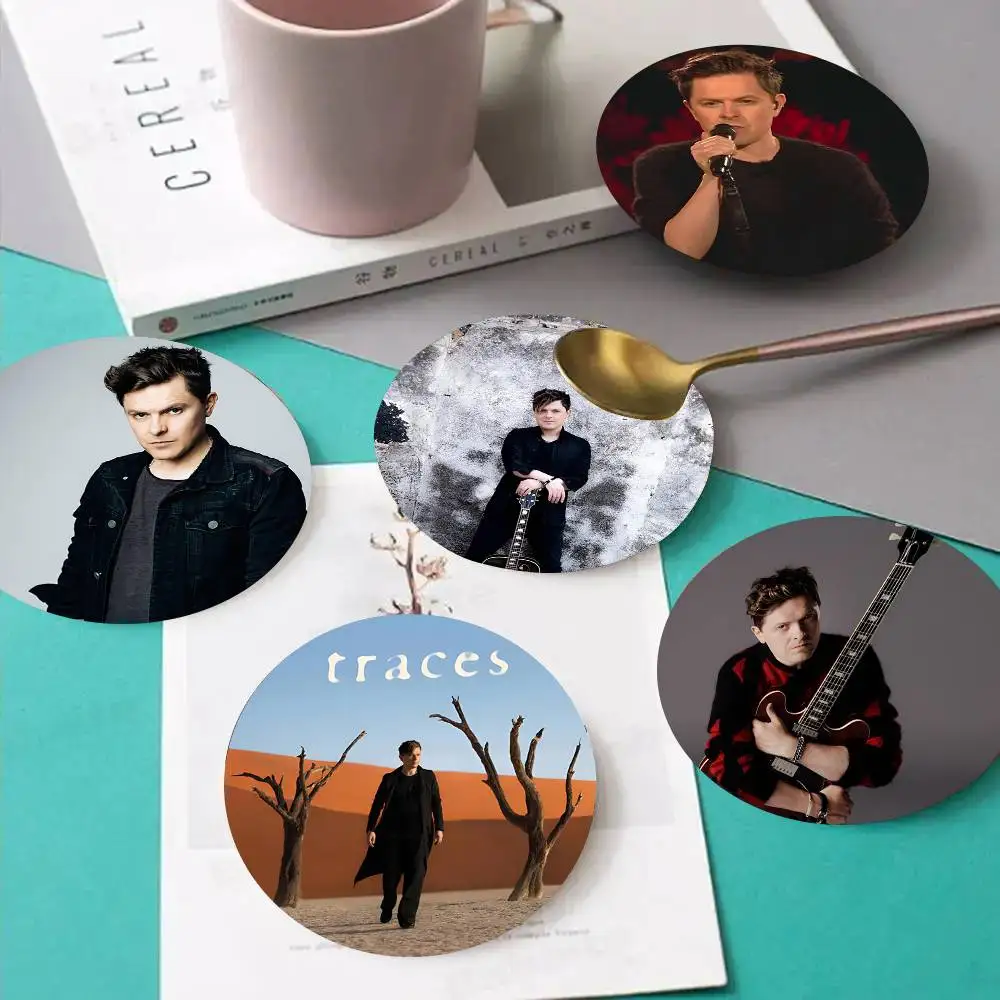 1pc Singer Michael Patrick Kelly Traces Wooden Coaster Colour Printing Cup Mat Home Desk Decoration Gifts