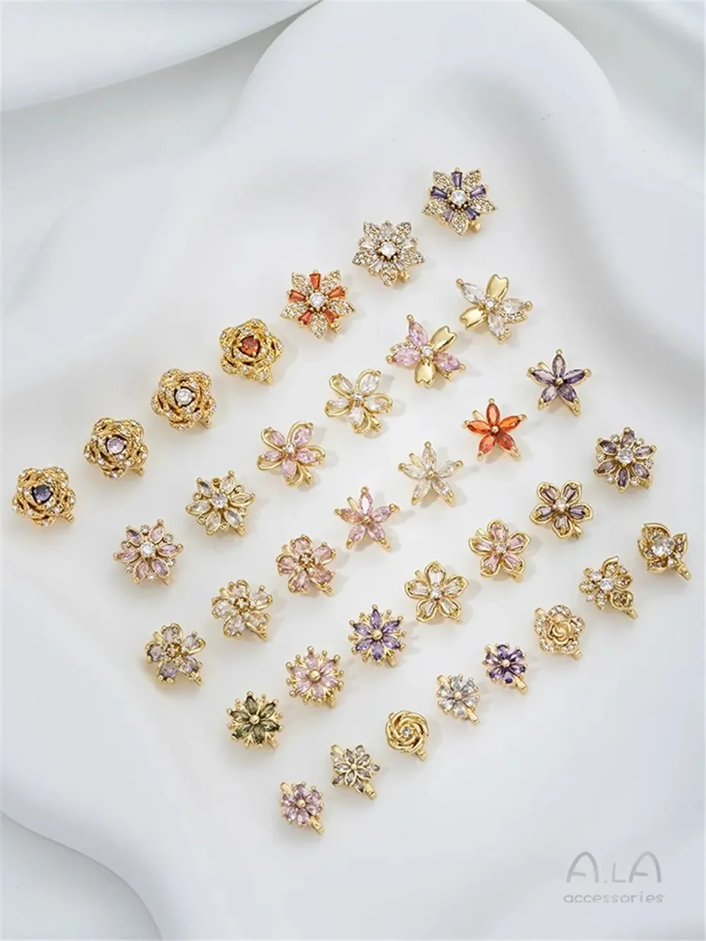 

Zircon Flower 14K Gold-plated Rose Shaped Double Three Row Separated Bead Three Hole Spacer DIY String Pearl Bracelet Accessory