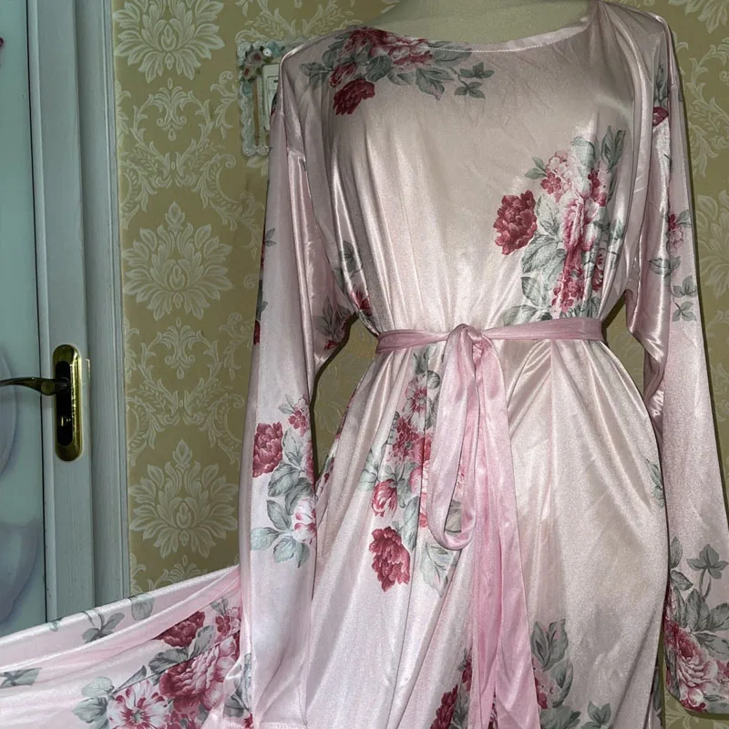 Abito da notte da donna in seta di ghiaccio con stampa floreale lucida gonna lunga altalena da uomo abito da notte a maniche lunghe allentato in raso Sissy taglie forti