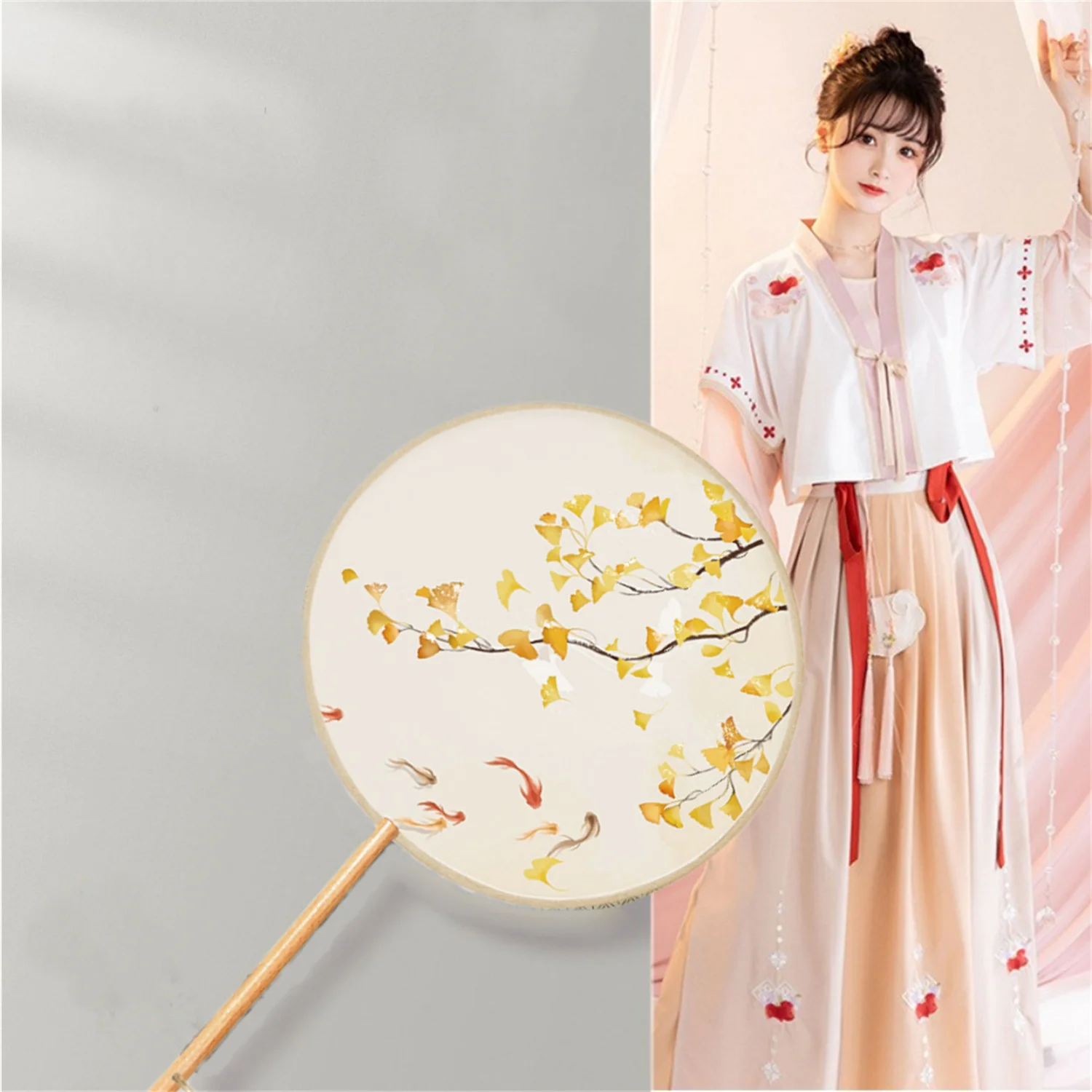 Chinese Round Hand Fan Vintage Printing Silk Fan Ancient Tassel Dance Hand Fan Cheongsam Tang Suit Wedding Party Accessories