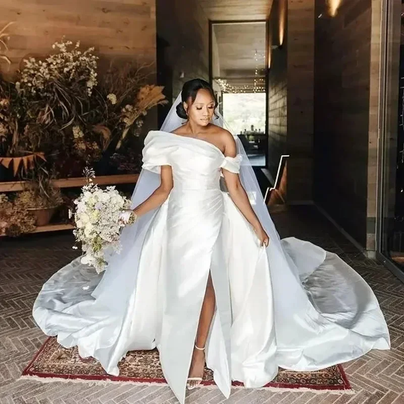 

Customized High Quality One Shoulder Garden Wedding Dresses Robe De Mariée Vintage Corset Back Split Side Satin Bridal Gowns