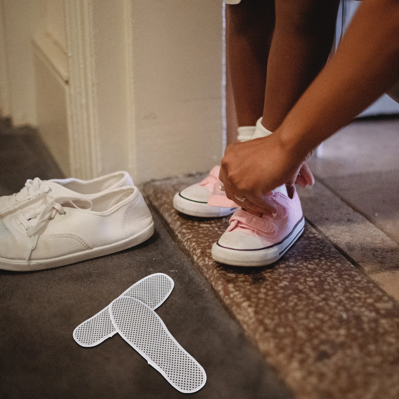 

Self Heating Insole Thermal Foot Cushion Magnetic Therapy Tourmaline Material White 26.5*9Cm Size Powder