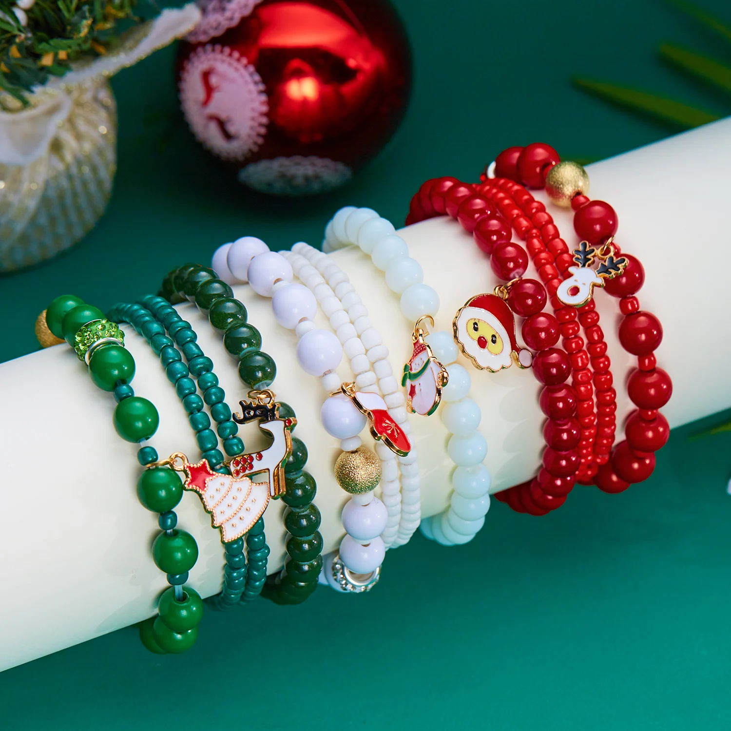 4pcs/set Christmas Series Beaded Bracelet Santa Claus Snowman Snowflake Elk Elastic Beads Bangles Girl Xmas New Year Charm Gifts