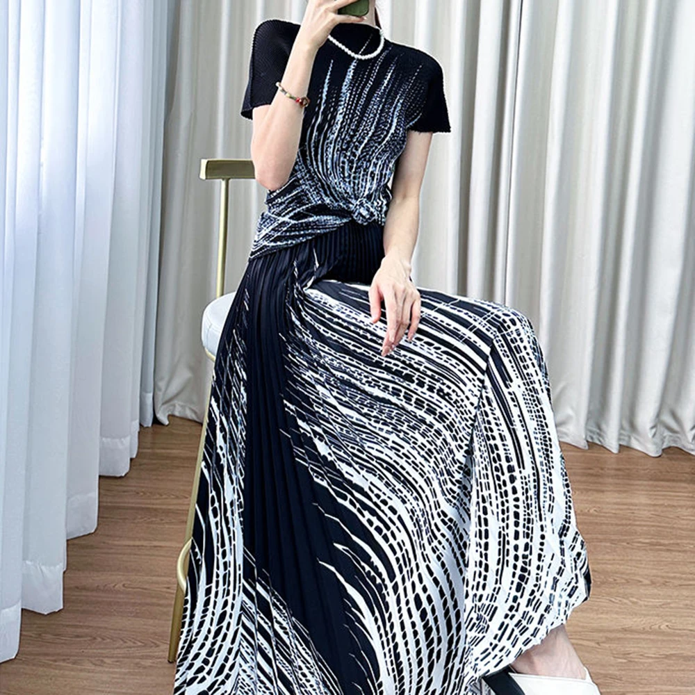 

Fashion suit fashionable high-end gradual change round neck short-sleeved top women's hip pleated skirt