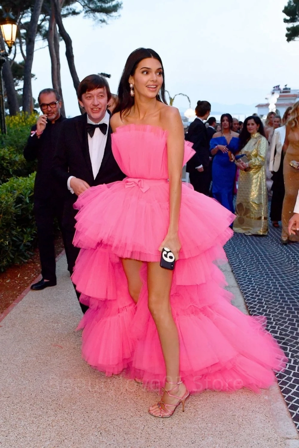 Pink Tiered Tulle vestido de celebridades sem alças, vestidos sem mangas, curto frente vestidos longos, 2022