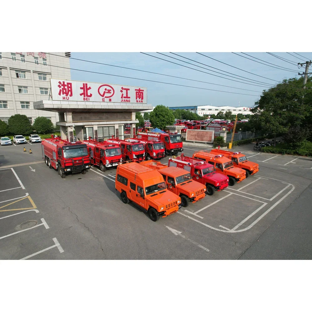 4x2 6x4 8x2 6x2 Commander and Aerial Emergency Forest Water Foam Fire Fighting Vehicle Firetruck