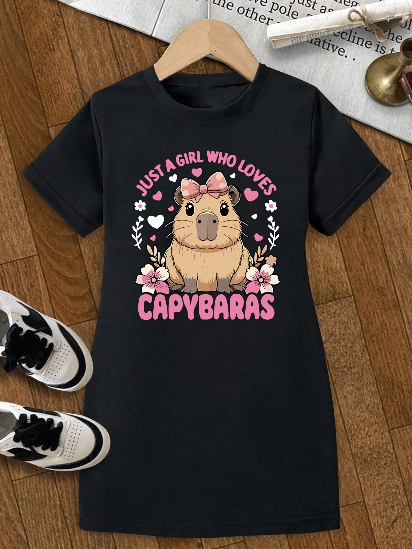 Kinderkleidung für Mädchen 2026: Neues süßes Capybara-Blumenmuster bedrucktes Kleid, Mädchen Rundhals Kurzarm Freizeit T-Shirt-Kleid mit Capybara-Schleifen-Print