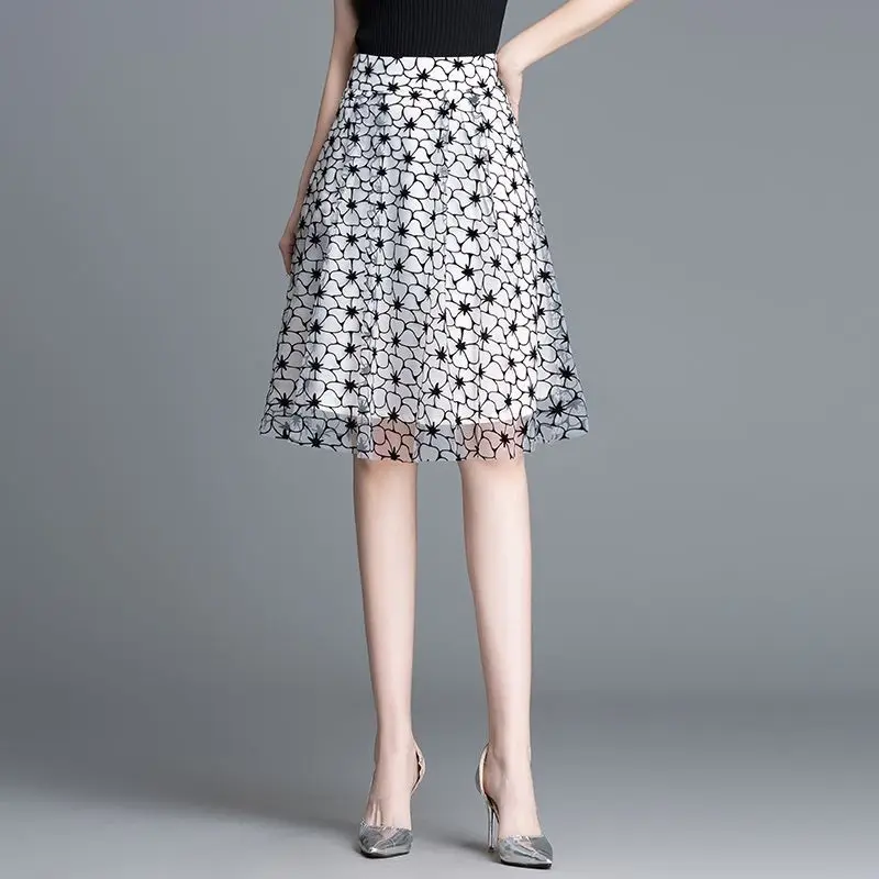 

Summer Retro Atmospheric Umbrella Skirt Fashionable Intellectual Design Makes You Look Slim and Stylish White Short