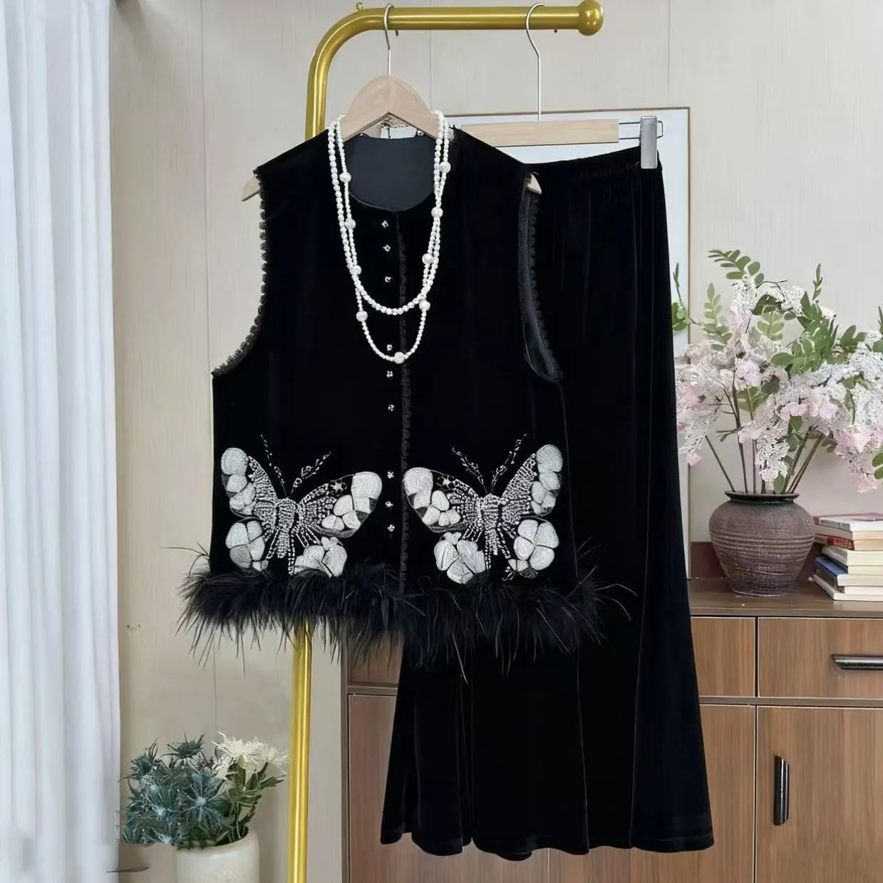 Autumn New Chinese Style Ostrich Feather Waistcoat Retro National Machine Embroidery Vest Coat